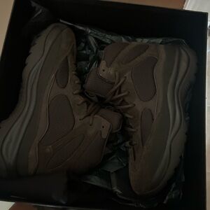 Yeezy Desert Boots ‘Oil’ 2024